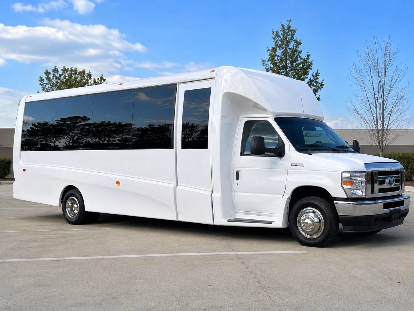 finding a bus to thanksgiving point or salt lake city is just as easy