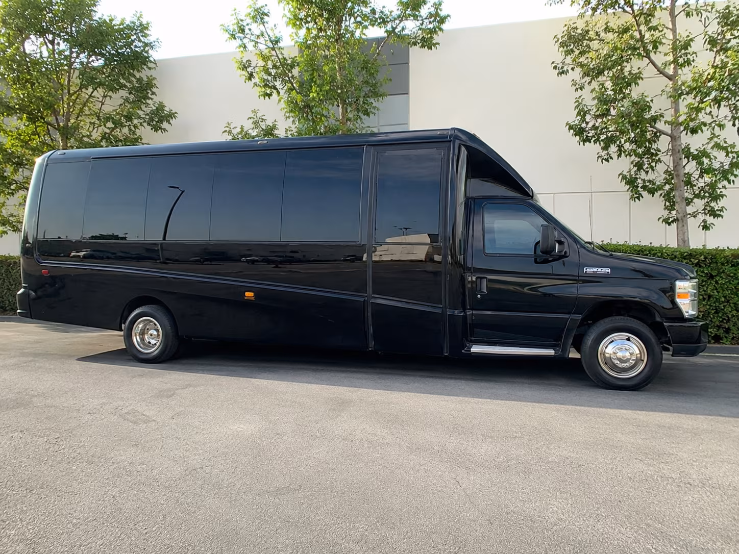 shuttle guests between the provo city center temple and your reception with ease